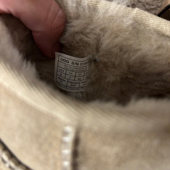 Ugg Ultra Mini Mustard Seed boots (size 9) - Picture 7 of 7